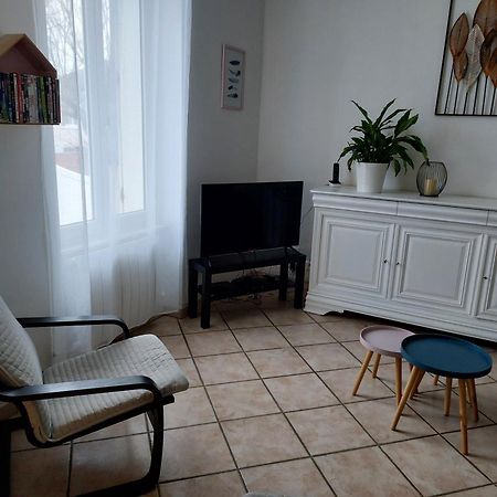 Gite De L Epinette Commentry Kültér fotó